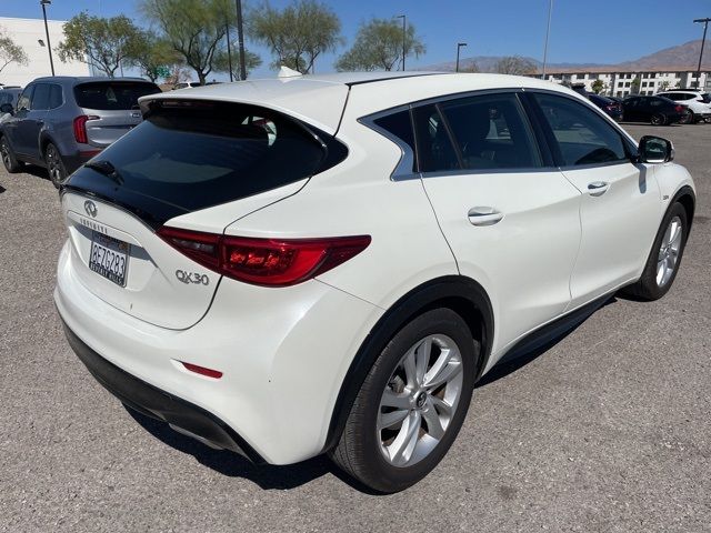 2018 INFINITI QX30 Pure