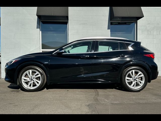 2018 INFINITI QX30 Premium