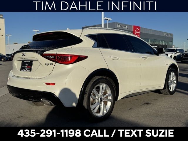 2018 INFINITI QX30 Premium