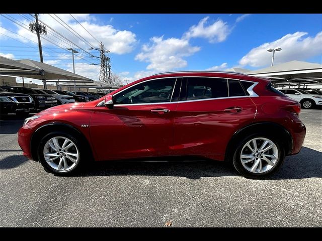 2018 INFINITI QX30 Premium