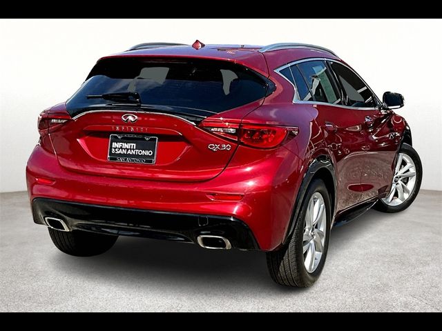 2018 INFINITI QX30 Premium