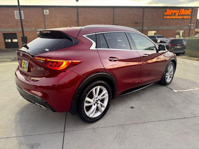 2018 INFINITI QX30 Premium