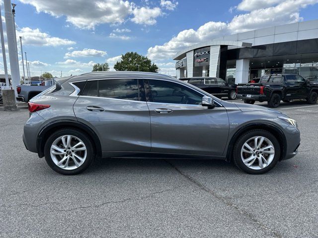 2018 INFINITI QX30 Premium