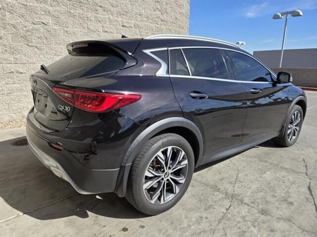 2018 INFINITI QX30 Premium