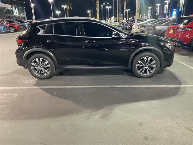 2018 INFINITI QX30 Premium