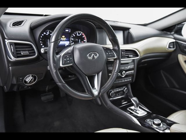 2018 INFINITI QX30 Premium