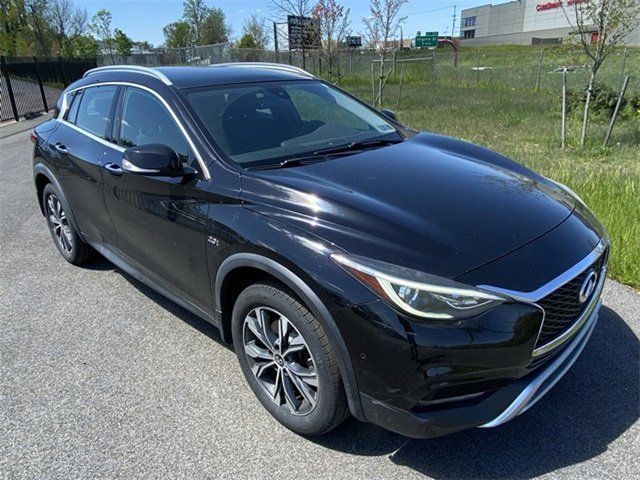 2018 INFINITI QX30 Premium