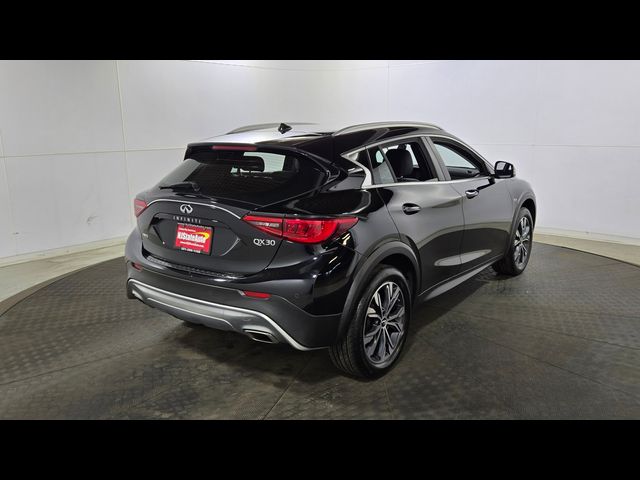 2018 INFINITI QX30 Premium
