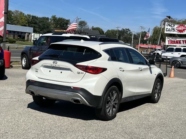 2018 INFINITI QX30 Premium