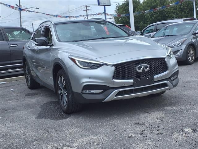 2018 INFINITI QX30 Essential