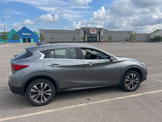 2018 INFINITI QX30 Premium