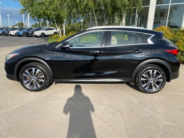 2018 INFINITI QX30 Premium