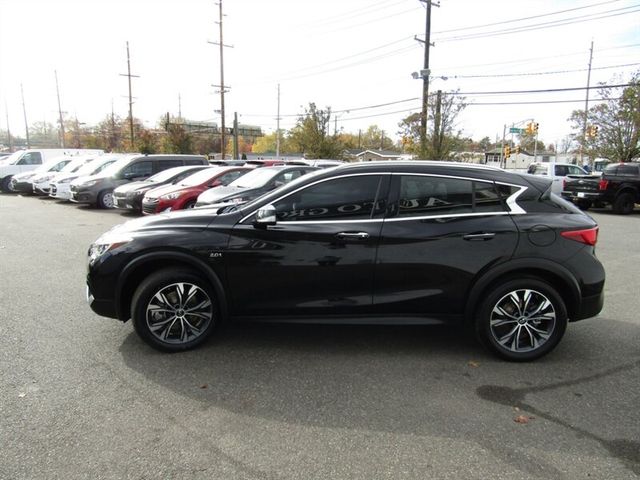 2018 INFINITI QX30 Premium