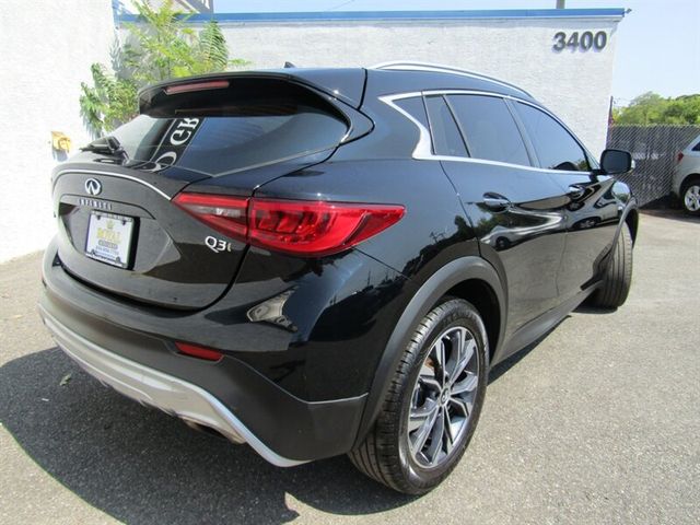 2018 INFINITI QX30 Premium