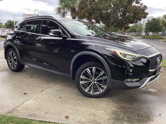 2018 INFINITI QX30 Premium