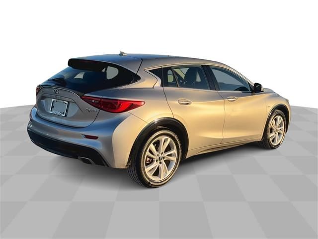 2018 INFINITI QX30 Luxury