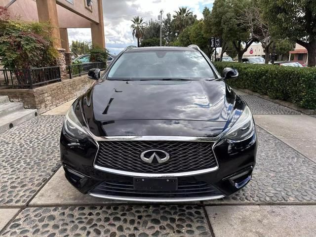 2018 INFINITI QX30 Premium