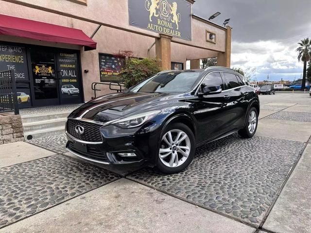 2018 INFINITI QX30 Premium