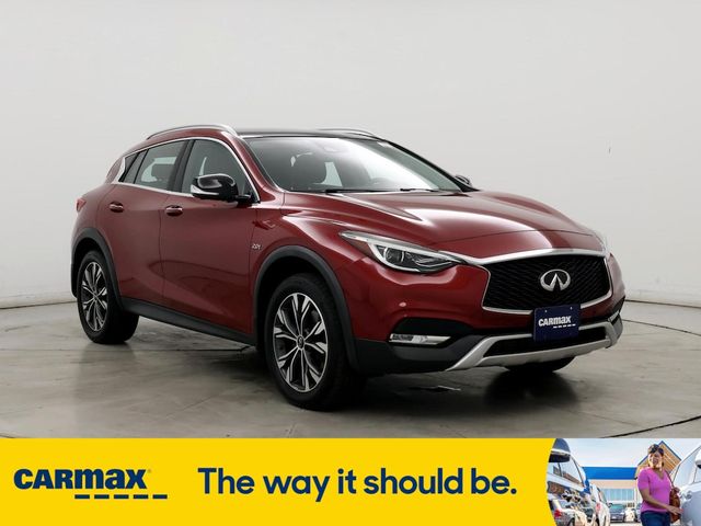 2018 INFINITI QX30 Essential