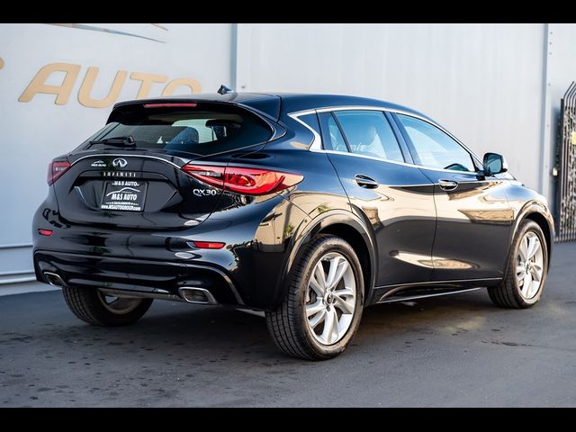 2018 INFINITI QX30 Luxury