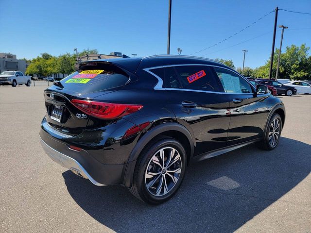 2018 INFINITI QX30 Premium