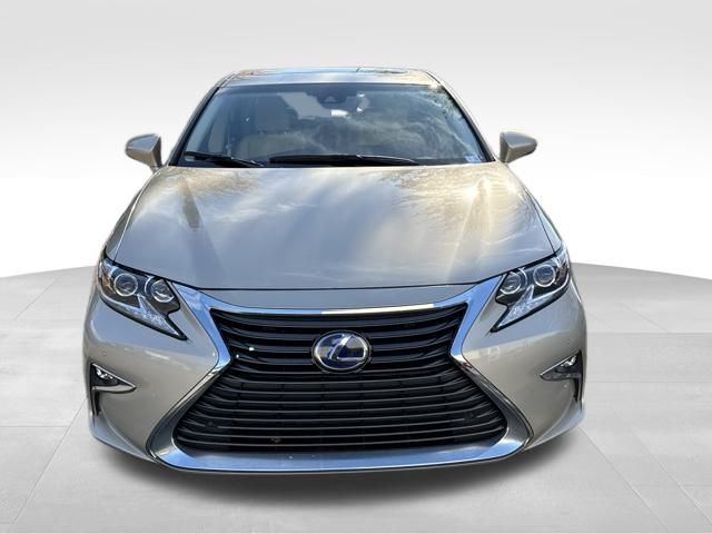 2018 Lexus ES 300h