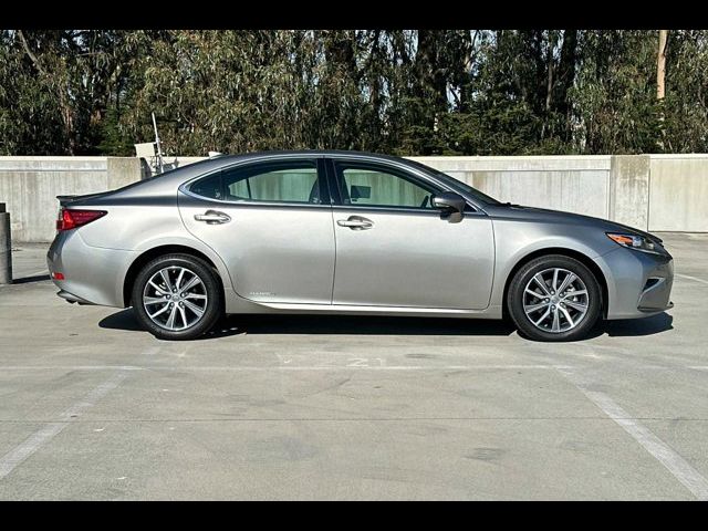 2018 Lexus ES 300h