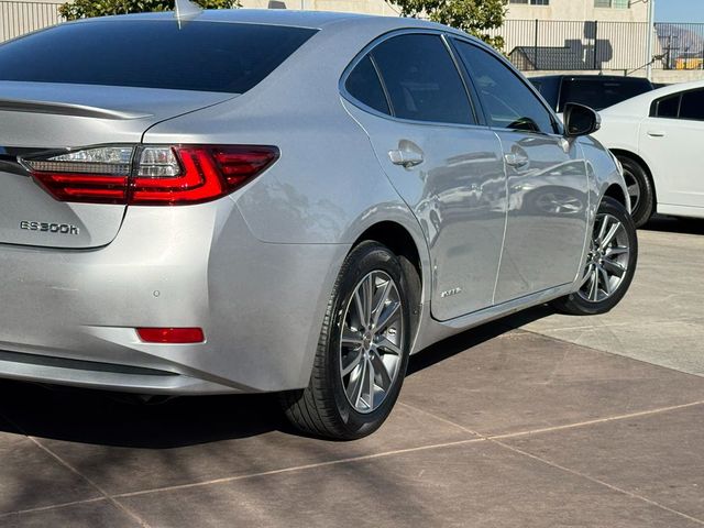 2018 Lexus ES 300h