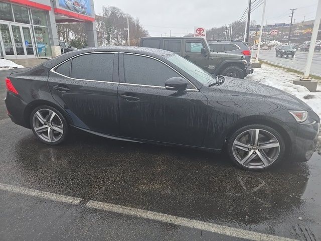 2018 Lexus IS 