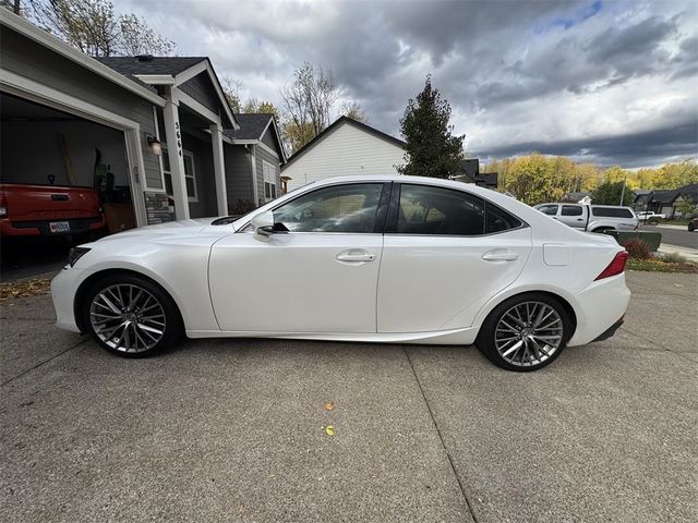 2018 Lexus IS 