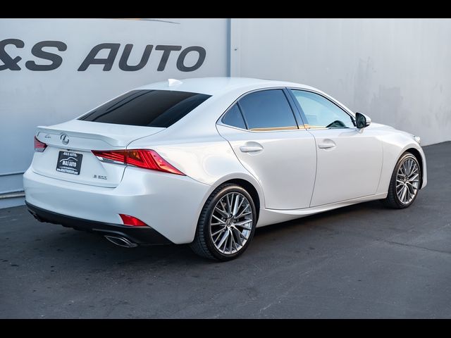 2018 Lexus IS 300