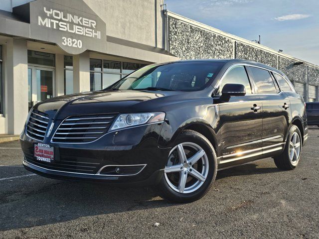 2018 Lincoln MKT Base