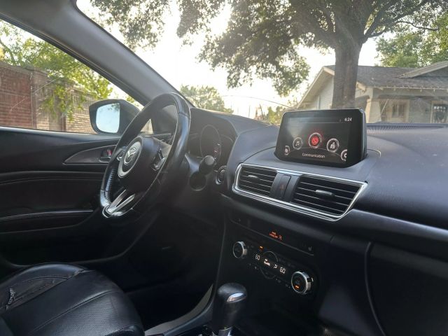 Vehicle image 10 of 18
