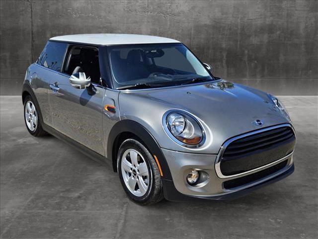 2018 MINI Cooper Hardtop Base