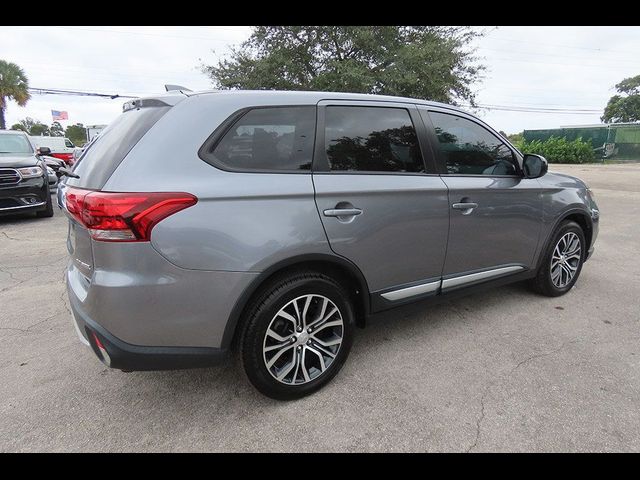 2018 Mitsubishi Outlander ES