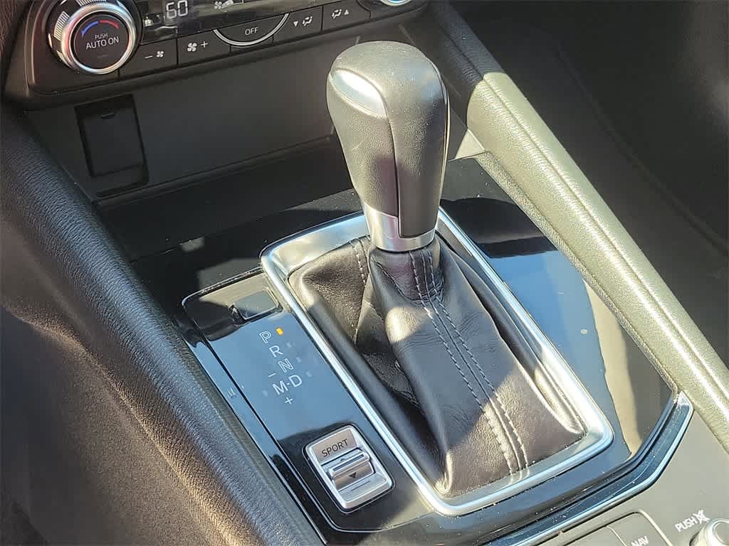 Vehicle image 26 of 31