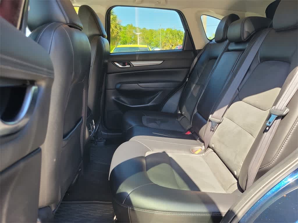 Vehicle image 8 of 31
