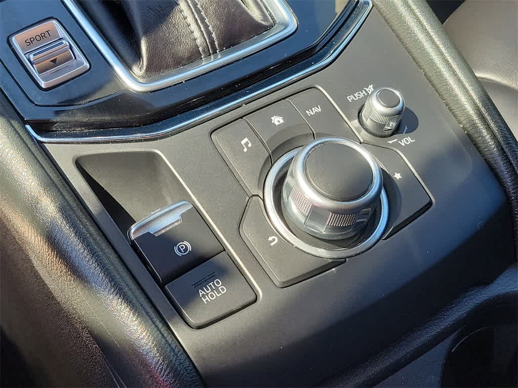 Vehicle image 27 of 31