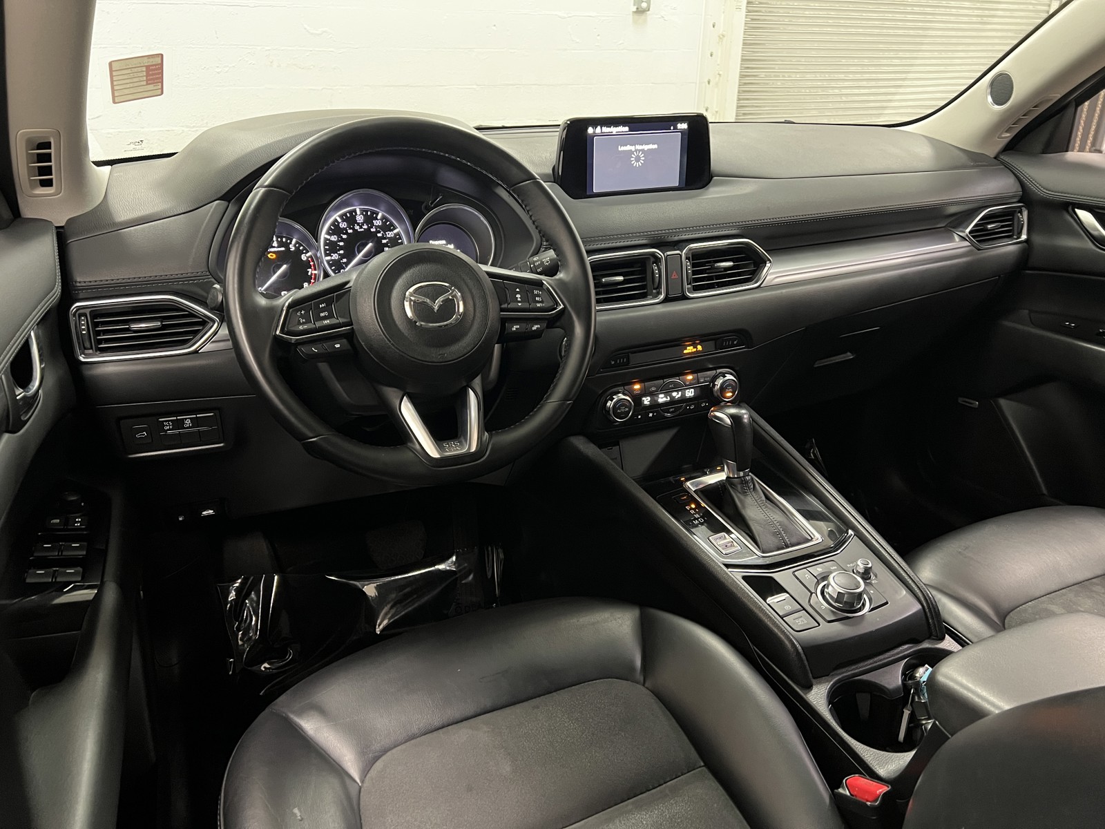 Vehicle image 18 of 34