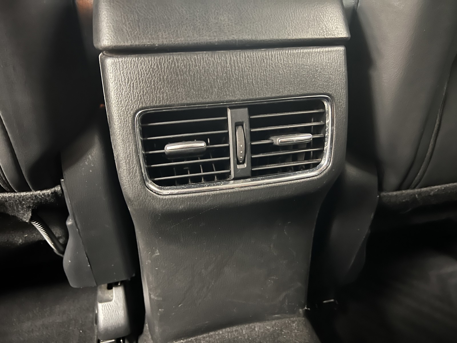 Vehicle image 22 of 34