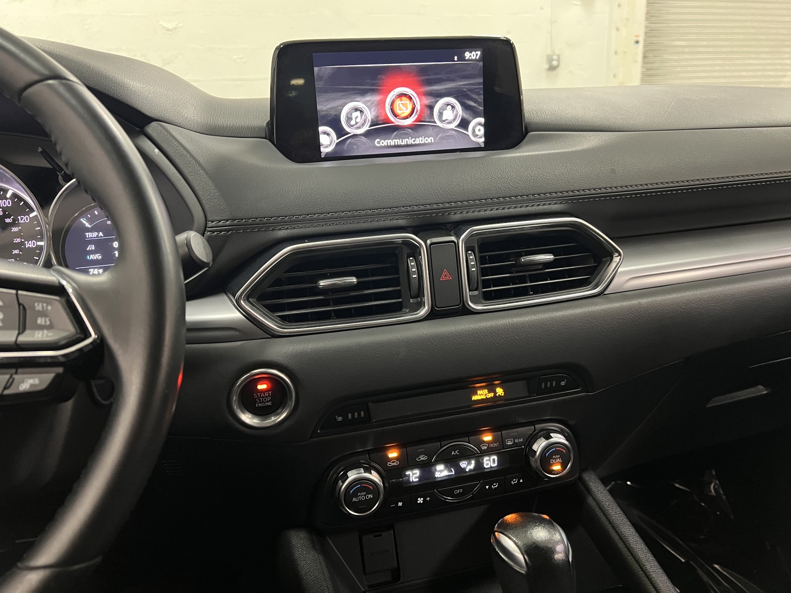 Vehicle image 29 of 34