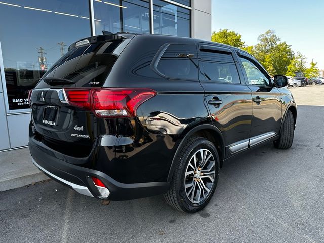 2018 Mitsubishi Outlander ES