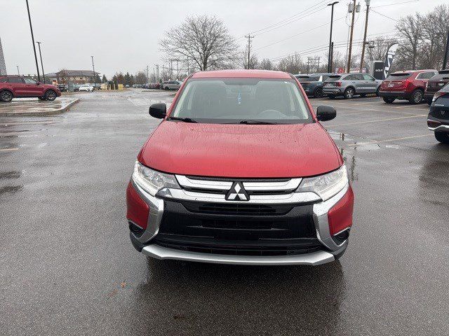 2018 Mitsubishi Outlander ES