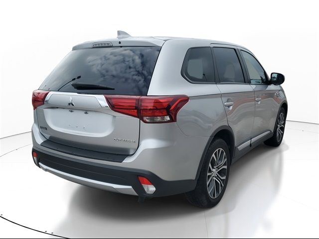 2018 Mitsubishi Outlander ES