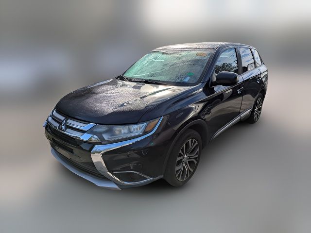 2018 Mitsubishi Outlander ES