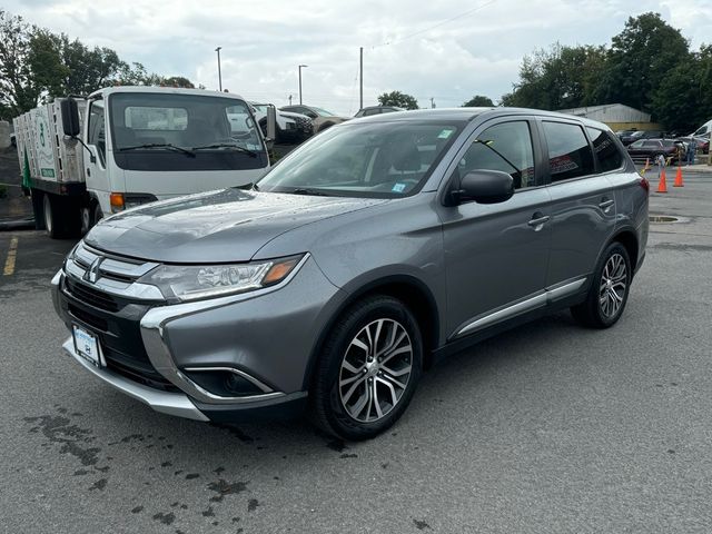 2018 Mitsubishi Outlander ES