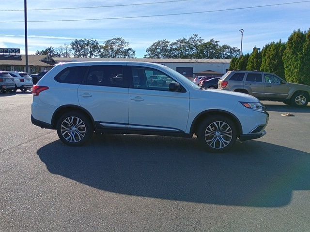 2018 Mitsubishi Outlander ES