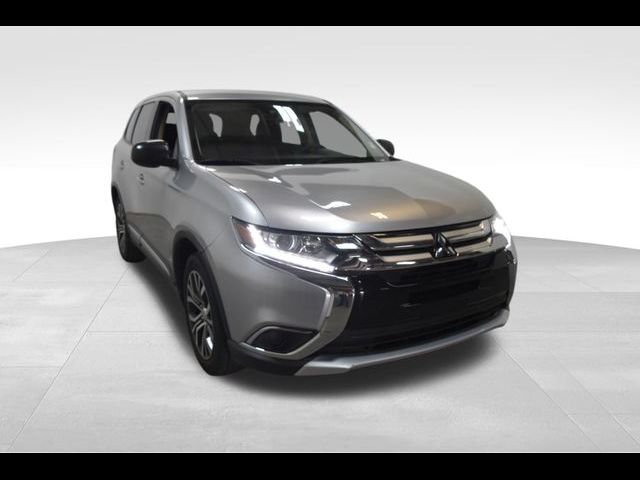 2018 Mitsubishi Outlander ES