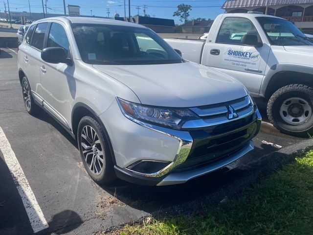 2018 Mitsubishi Outlander ES