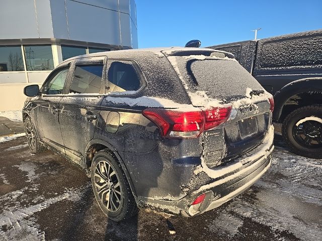 2018 Mitsubishi Outlander ES